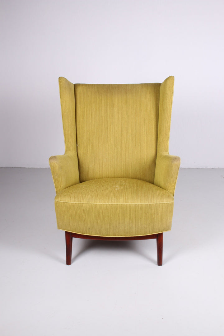 Deense fauteuil met pallisander houten onderstel mosgroen voorkant