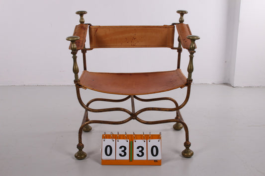 Italiaans stoel gemaakt in 1940 door Iron Savonarola Dante voorkant