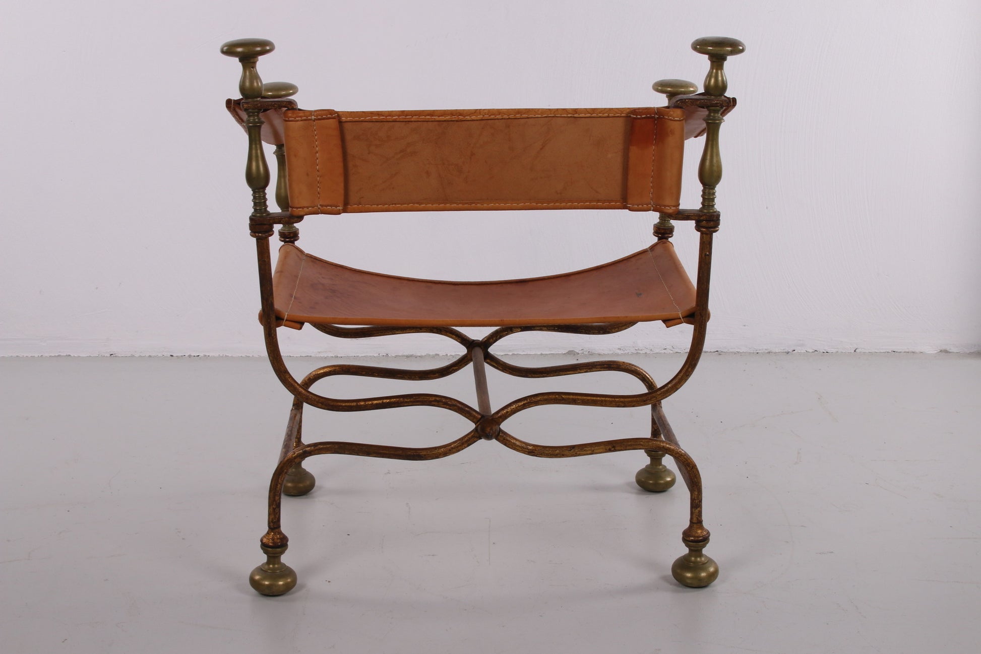 Italiaans stoel gemaakt in 1940 door Iron Savonarola Dante achterkant