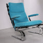 Relax stoel Met chrome en zee blauwe bekleding jaren70 voorkant schuin
