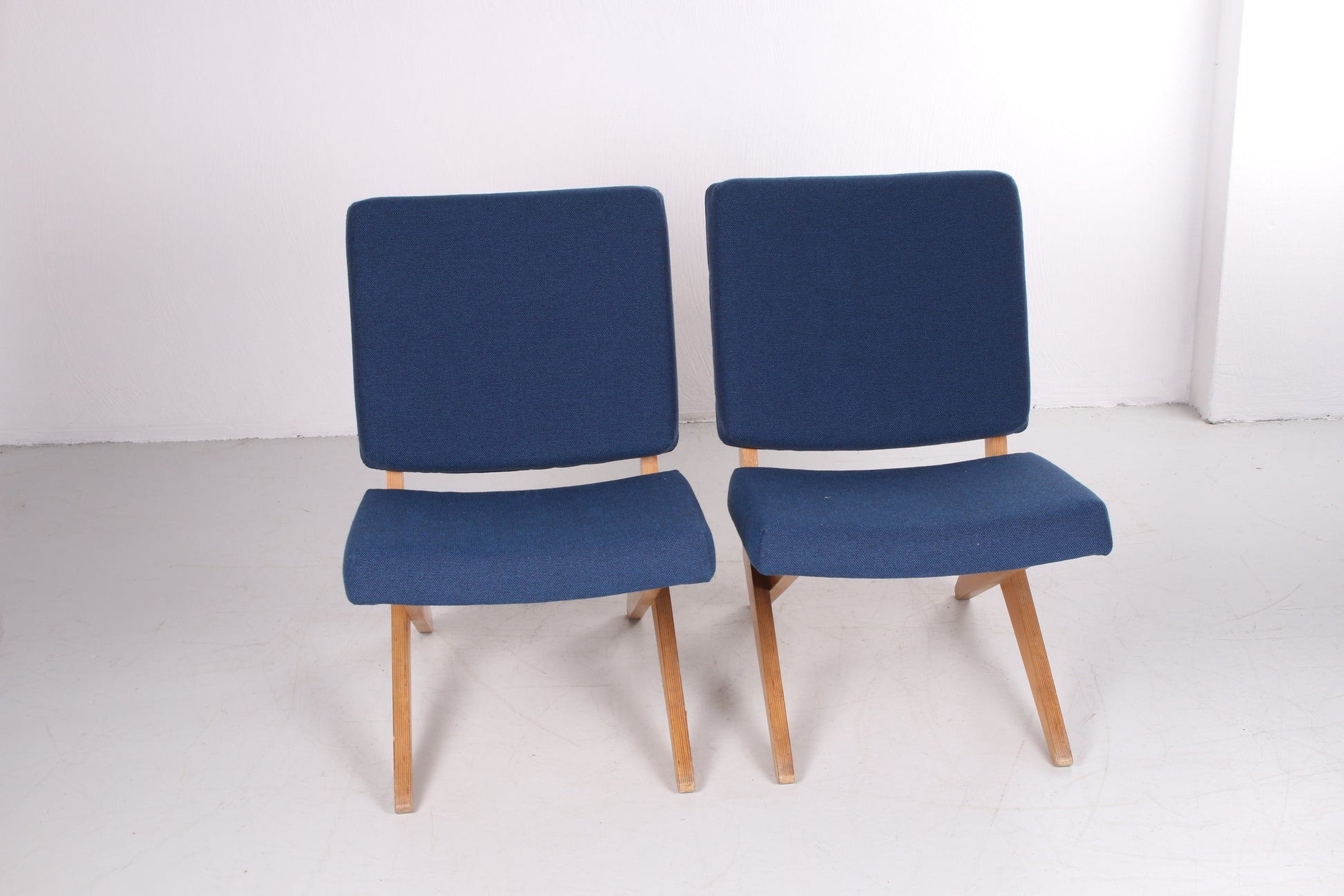 Set FB18 Scissor fauteuil ontworpen door Jan van Grunsven voor Pastoe, jaren 50 voorkant