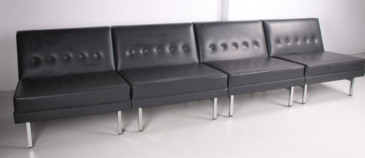 Mid Century 4 elementen sofa ontwerp van George Nelson gemaakt door Herman Miller voorkant schuin