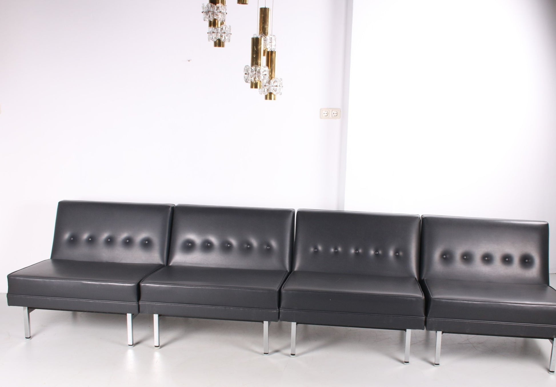 Mid Century 4 elementen sofa ontwerp van George Nelson gemaakt door Herman Miller voorkant