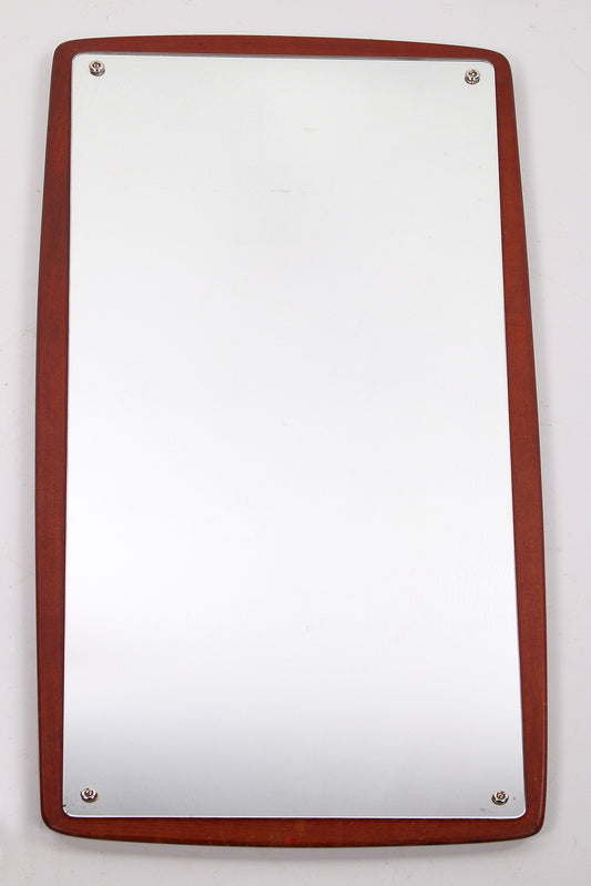 Mooie Grote Deense spiegel op een teak houten ondergond vast gemaakt 1960s voorkant