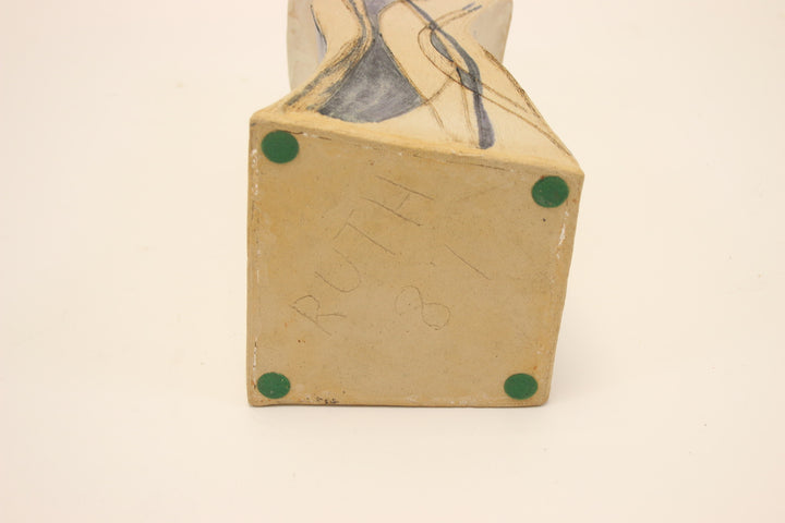 Studio Aardewerk Model Vaas uit Denemarken gemerkt RUTH 87 onderkant