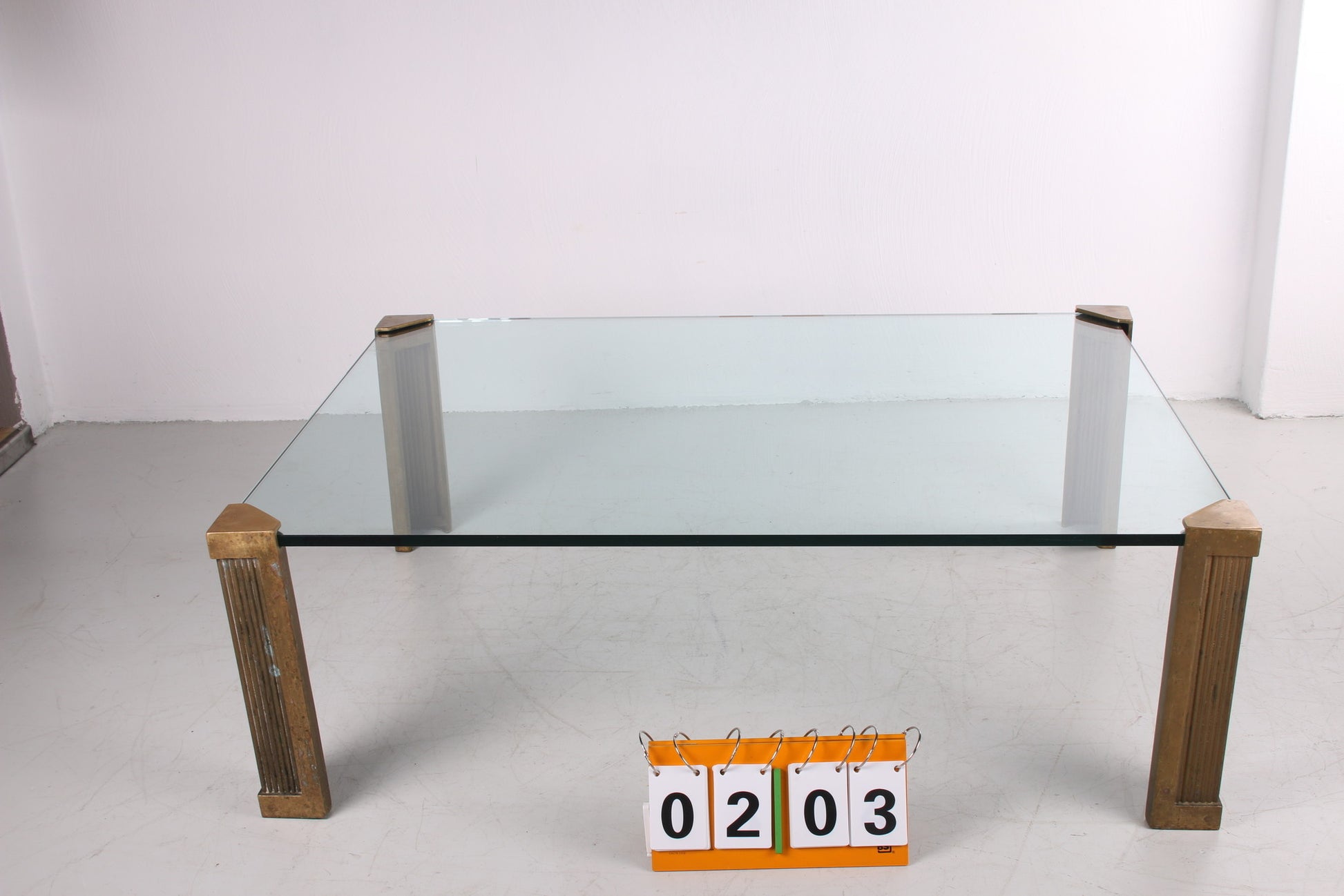 Salontafel T14 design van Peter Ghyczy jaren 70 hoogte, 40 cm voorkant