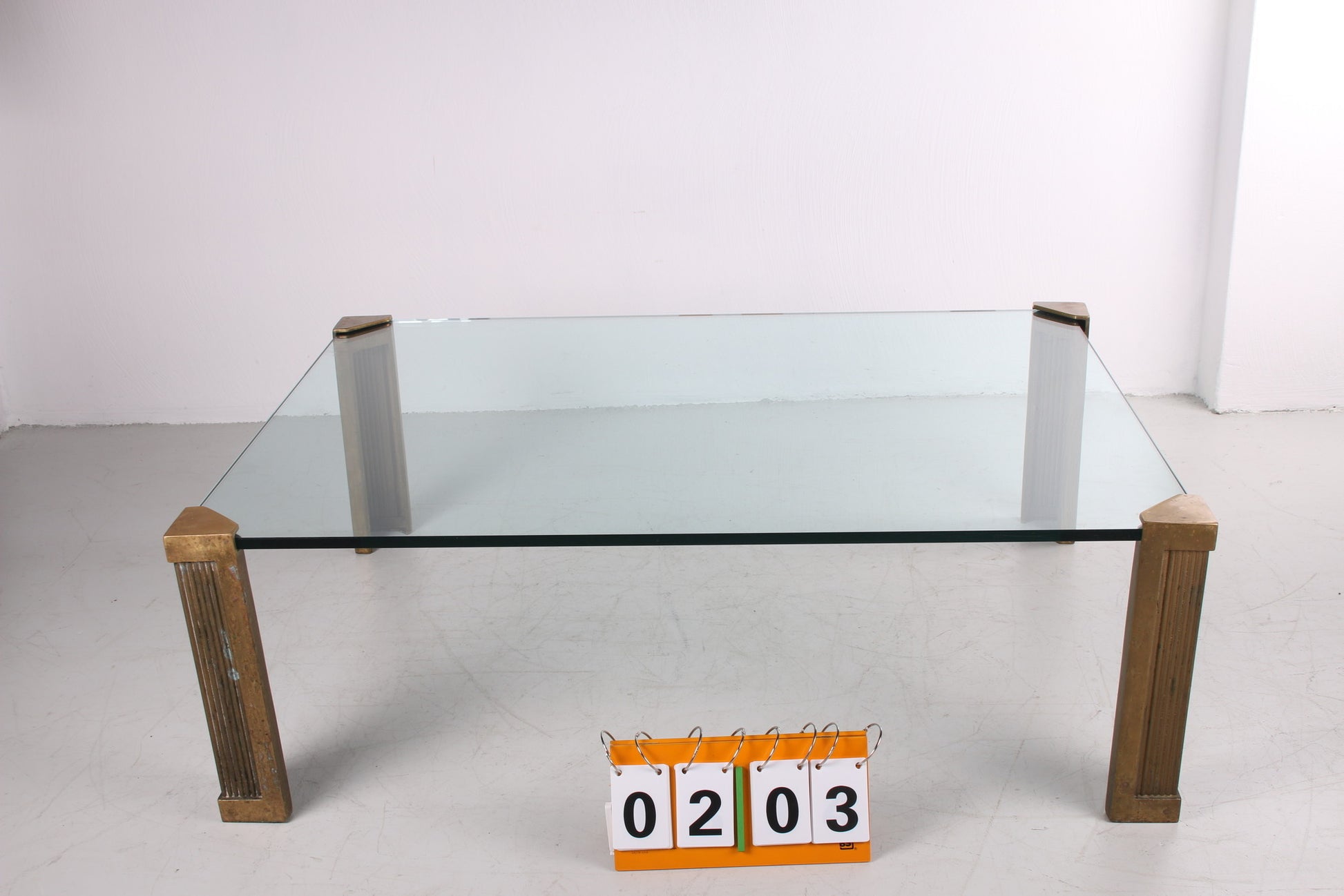 Salontafel T14 design van Peter Ghyczy jaren 70 hoogte, 40 cm voorkant