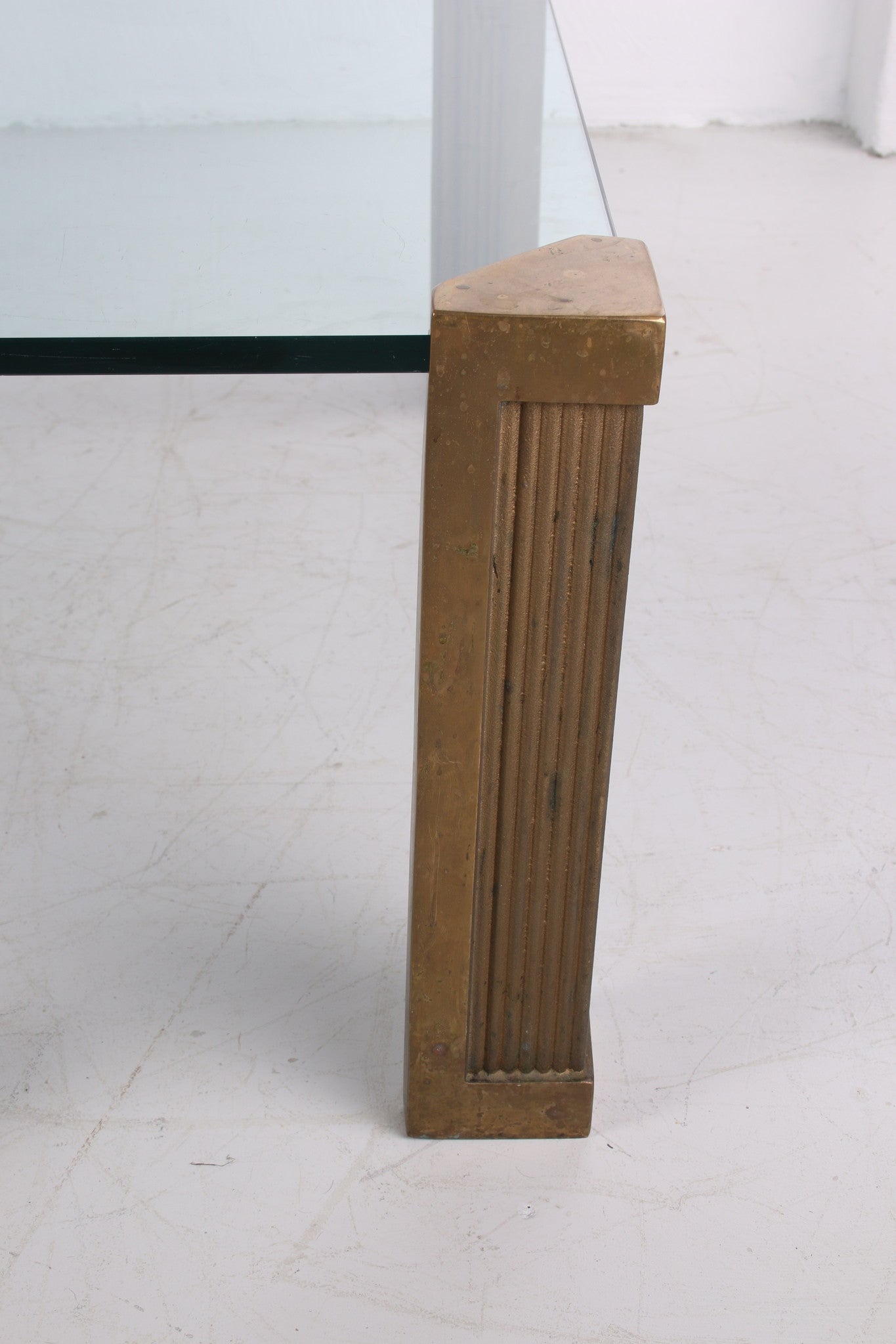 Salontafel T14 design van Peter Ghyczy jaren 70 hoogte, 45cm detail poot