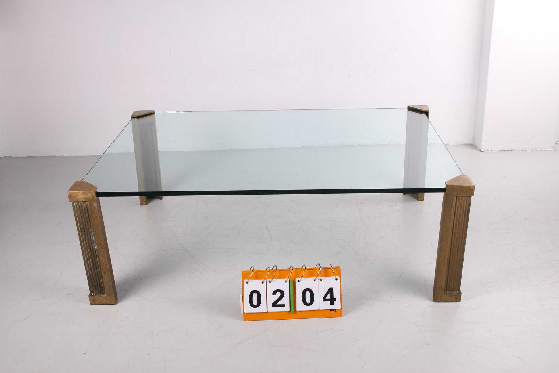 Salontafel T14 design van Peter Ghyczy jaren 70 hoogte, 40 cm voorkant