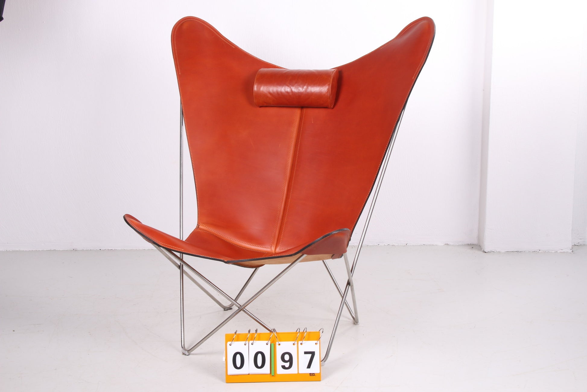 Vlinderstoel Ks chair van Ox Denmarq voorkant