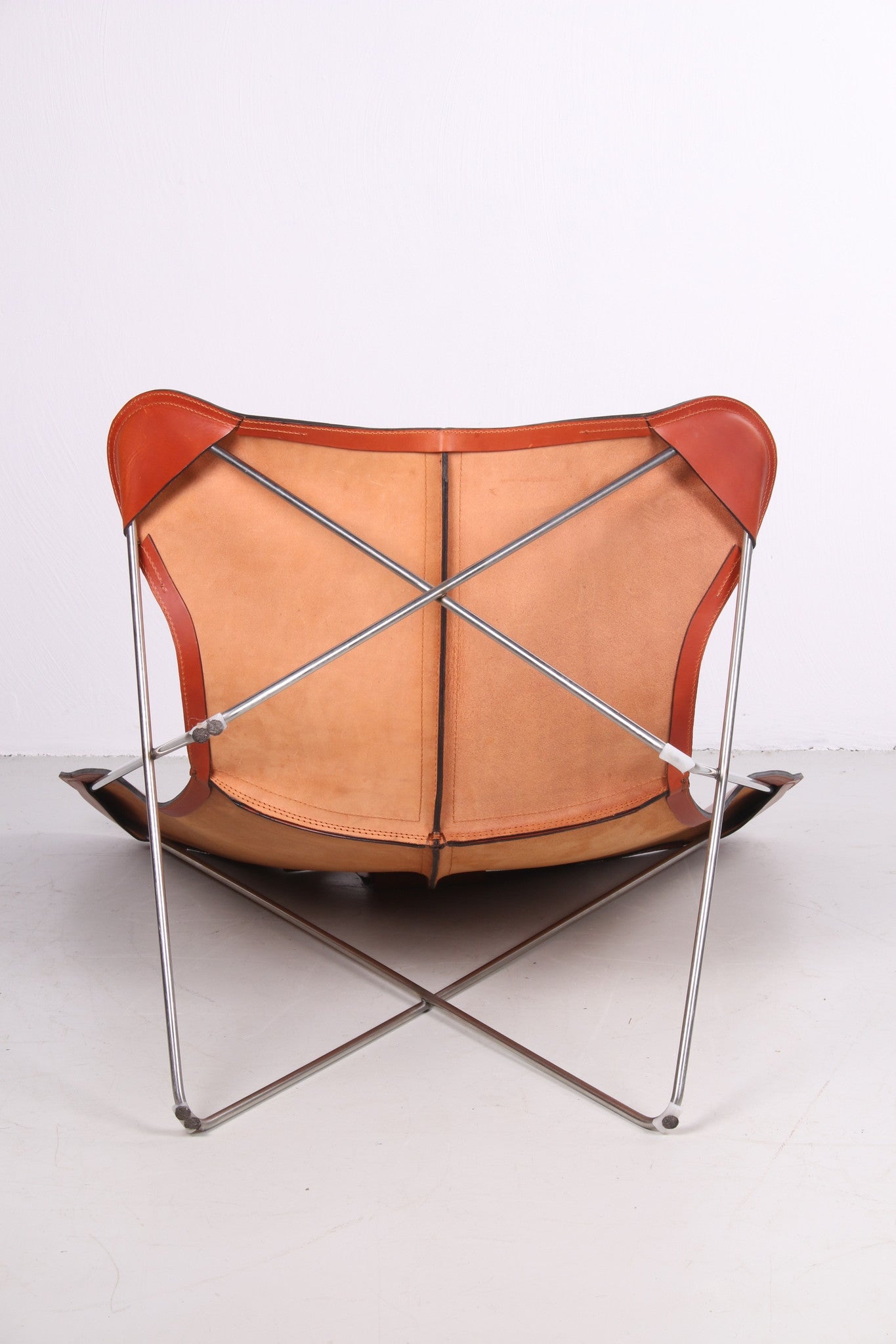 Vlinderstoel Ks chair van Ox Denmarq onderkant