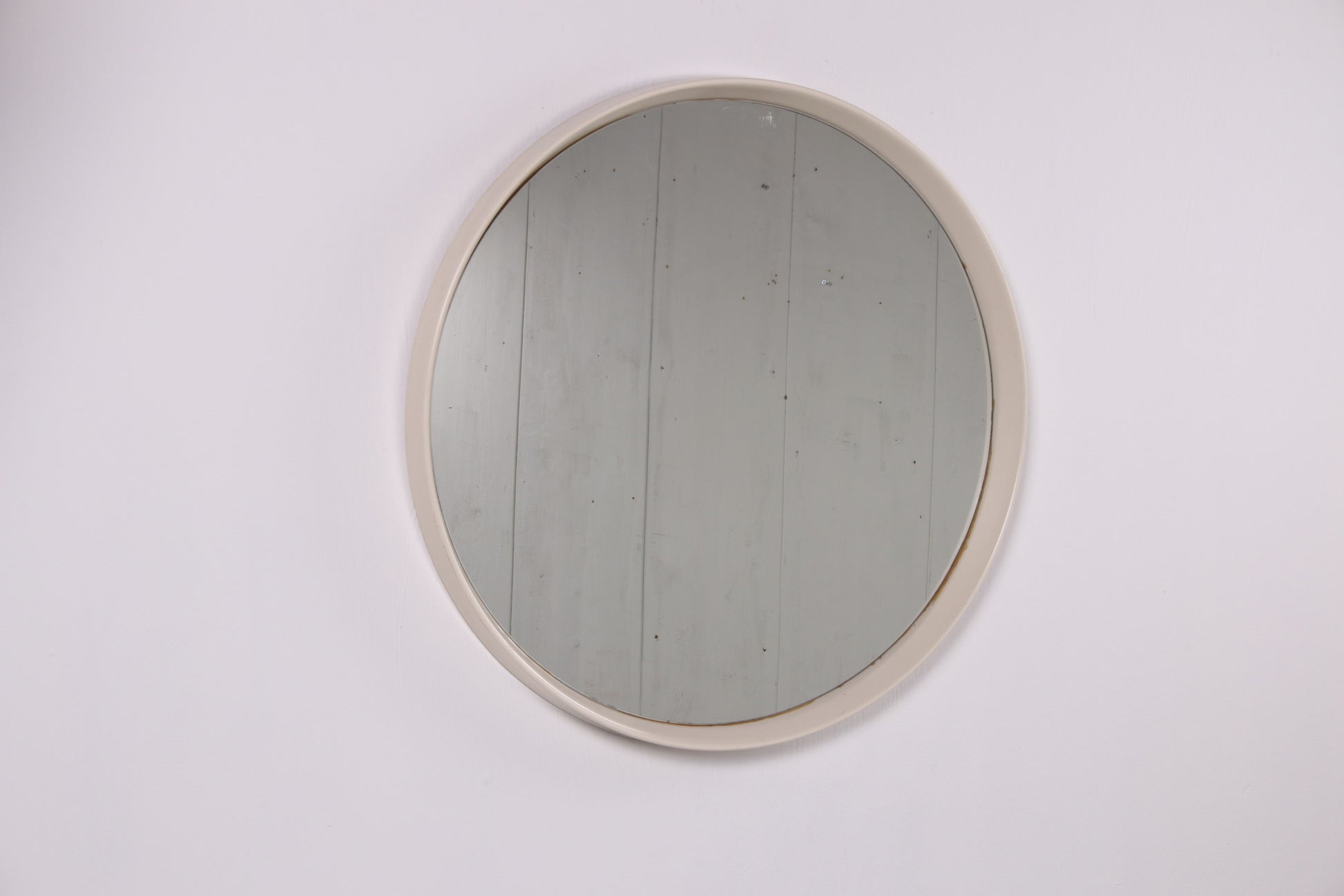 Vintage grote ronde spiegel met witte rand jaren60 voorkant